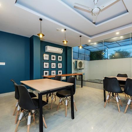 Hotel O Earth Villa Near Bestech Central Square Mall غورغاون المظهر الخارجي الصورة