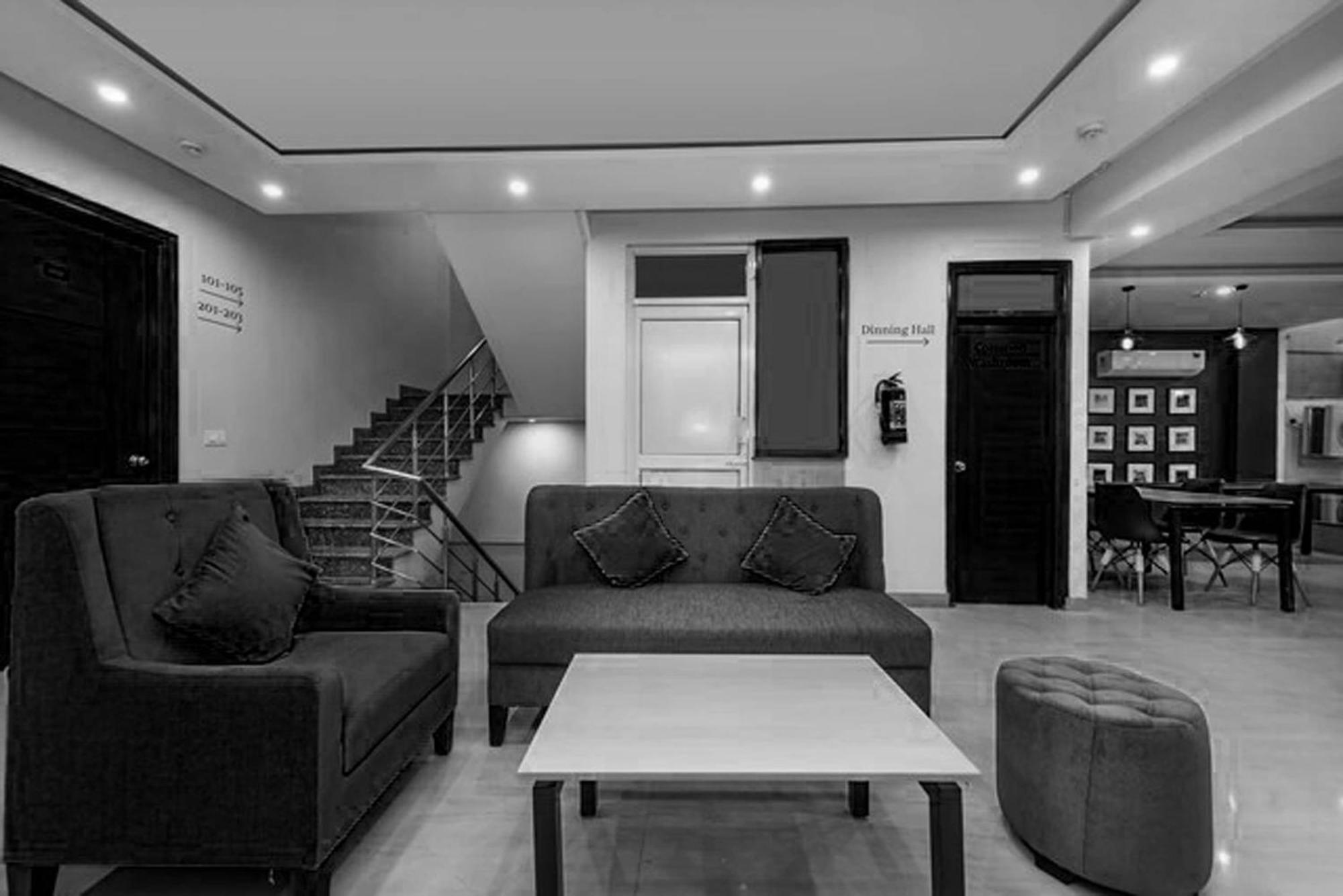 Hotel O Earth Villa Near Bestech Central Square Mall غورغاون المظهر الخارجي الصورة
